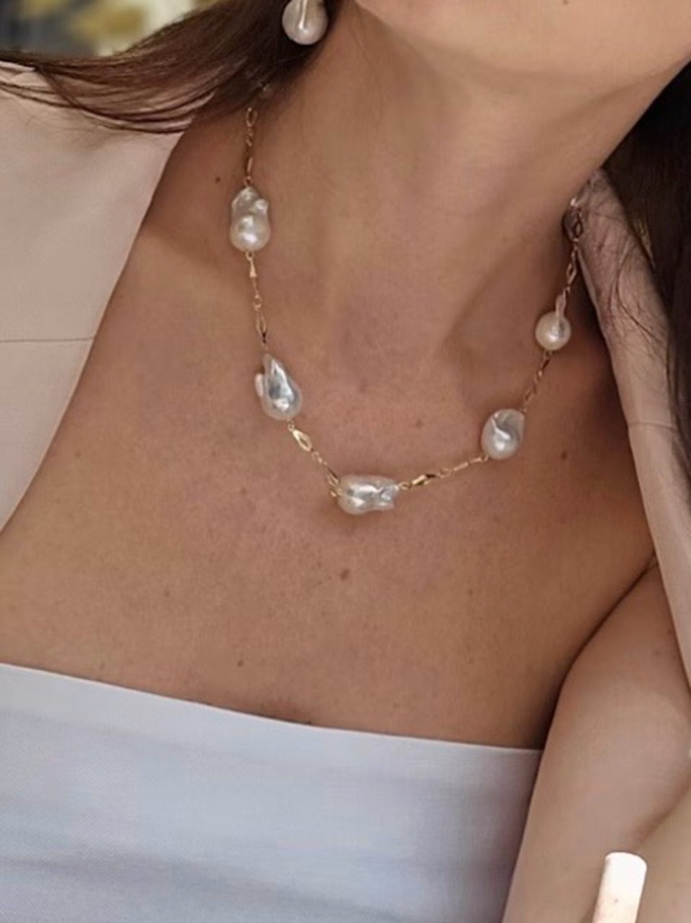14K Gold and FRESH WATER PEARLS In a 17” Necklace. NWTS.